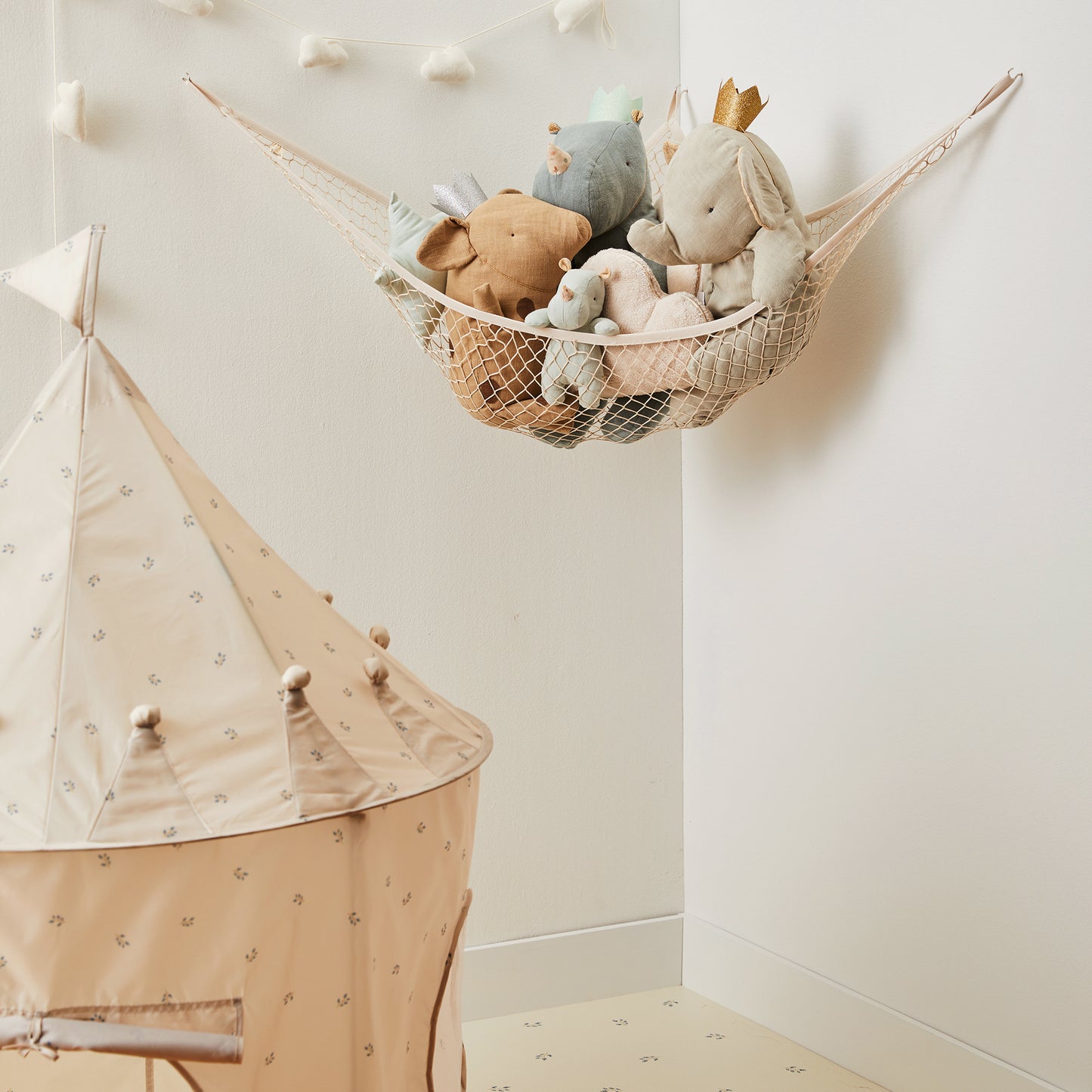 toy hammock - beige