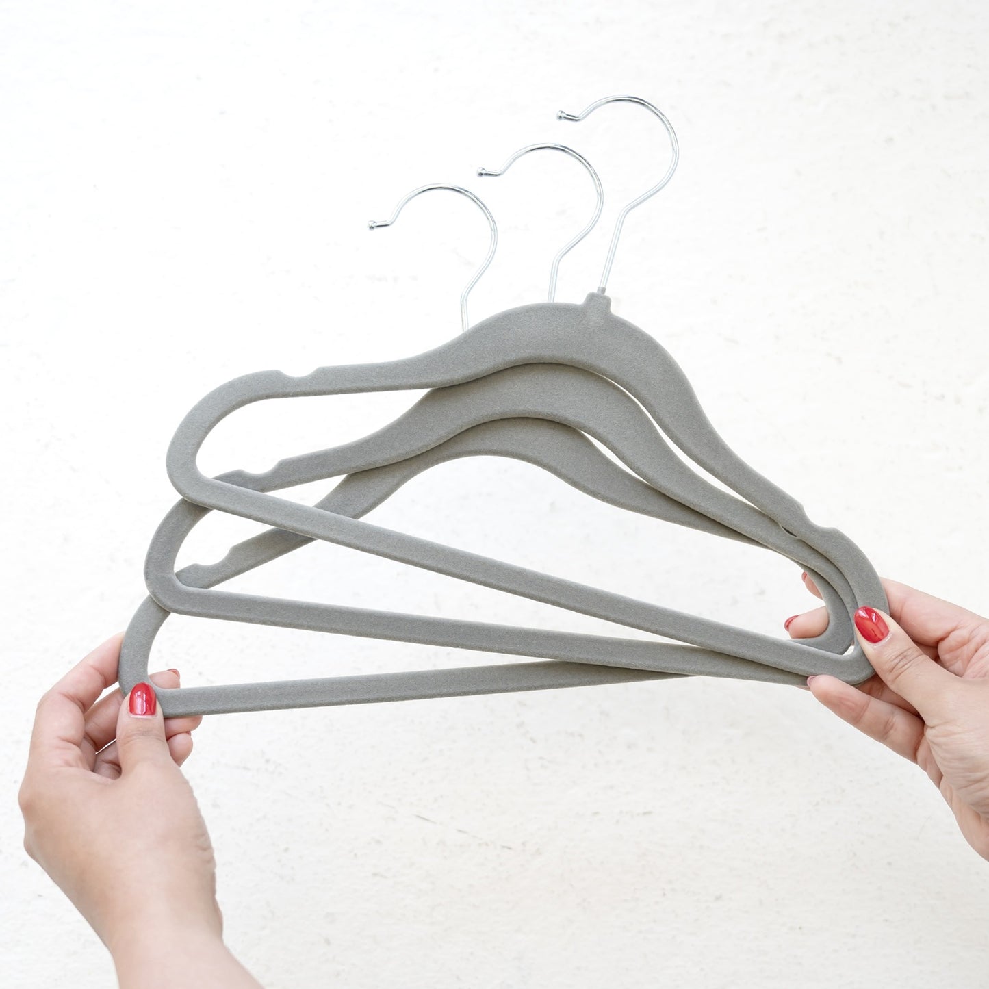 dark grey velvet non-slip hangers (30 per set) for children/baby