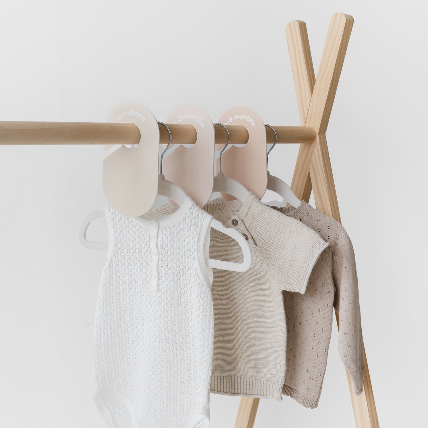 velvet hanger cream & neutral closet divider set